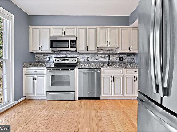 5th image of 9553 Cherry Oak Ct