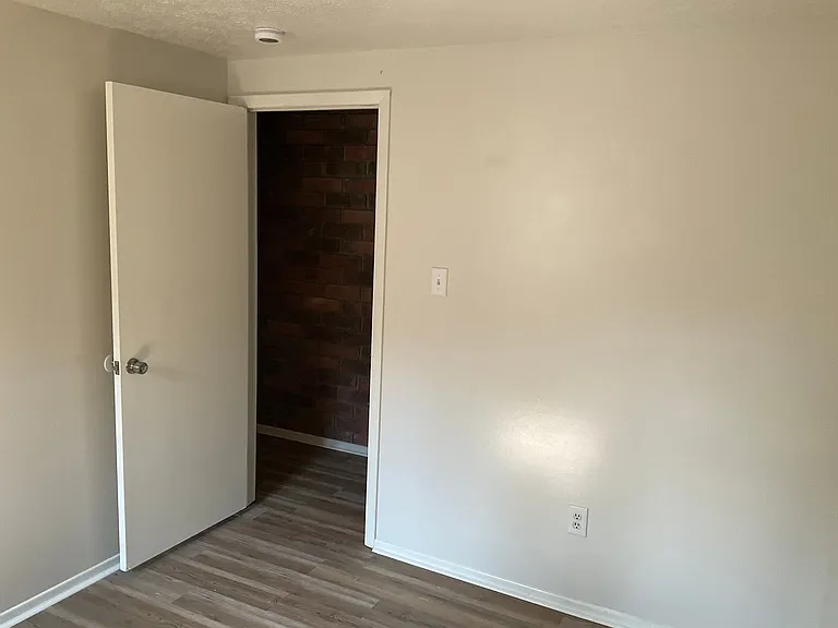446 Crosby Dr — Photo 19