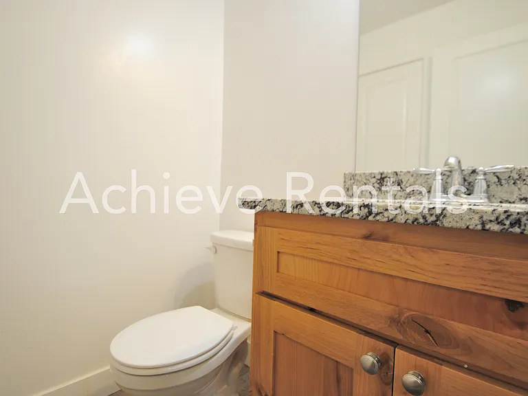 482 N 2650 W #9 — Photo 8