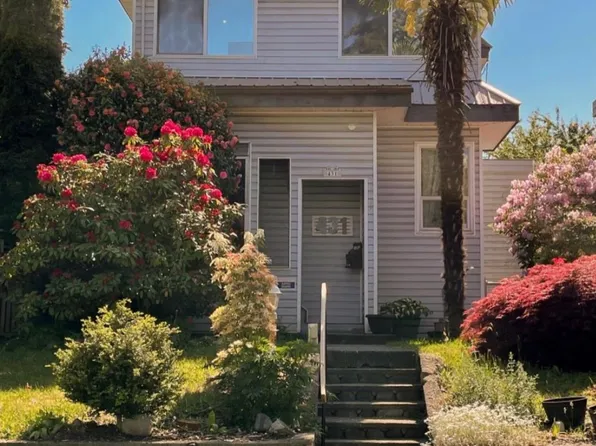 431 E 2nd St, North Vancouver, BC V7L 1C9