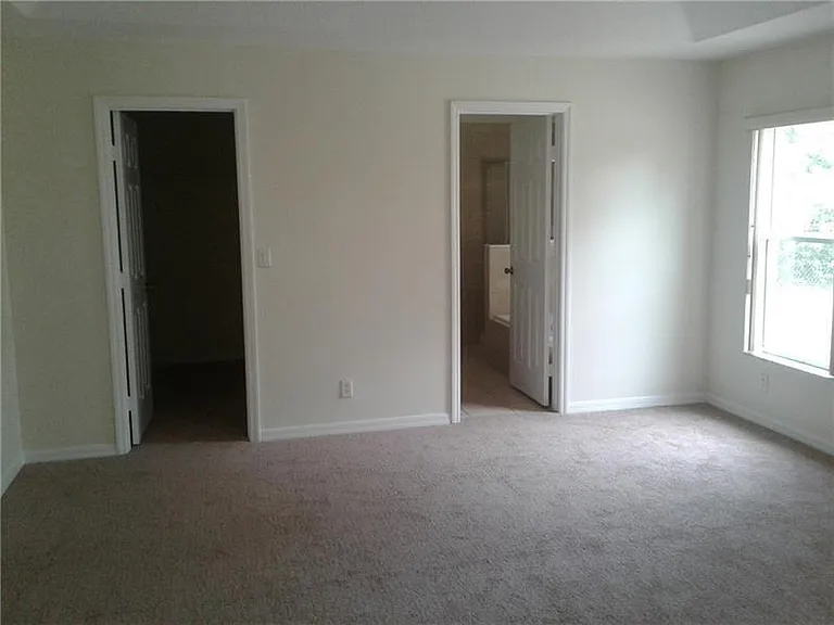 1752 SW Airoso Blvd — Photo 5