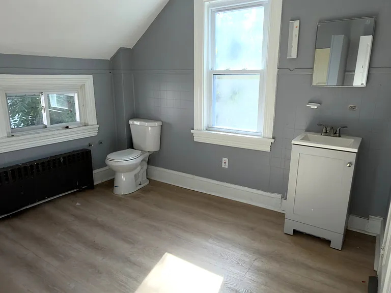 120 N Evans St — Photo 21