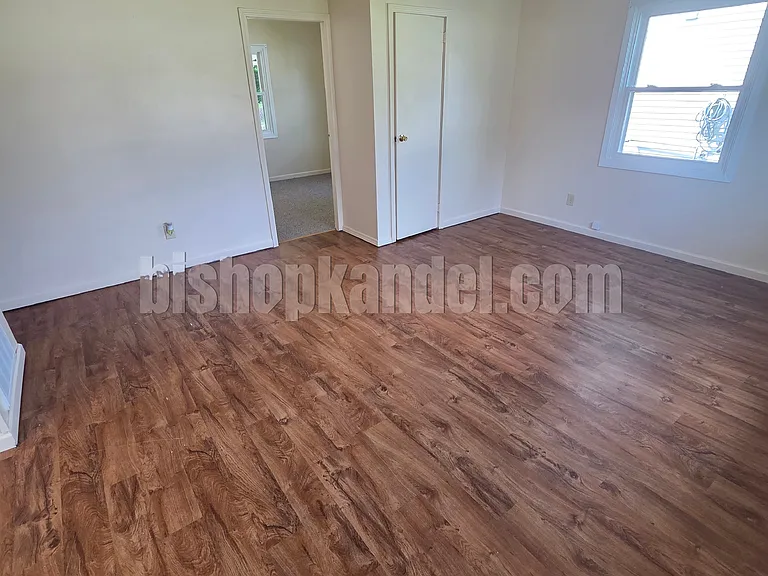 1201 Bernard Ave — Photo 3