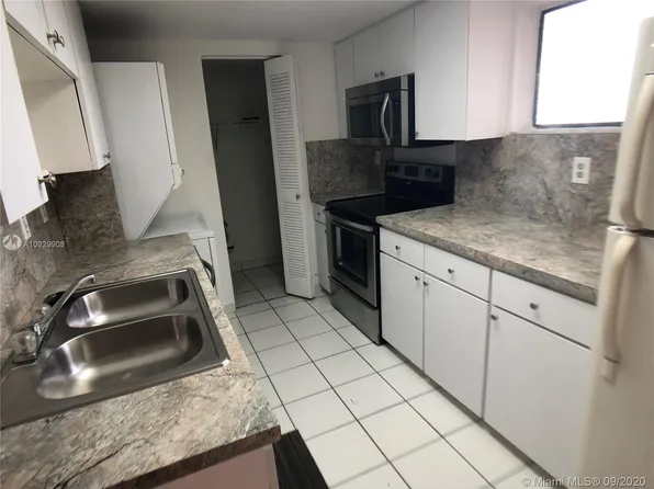 13850 SW 62nd St APT 309, Miami, FL 33183