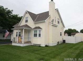 406 E Cedar St, New Baden, IL
