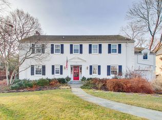 130 Old Green Bay Rd, Winnetka, IL 60093