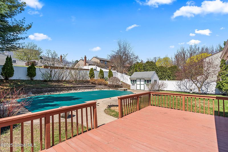 5th image of 42 Woodridge Street