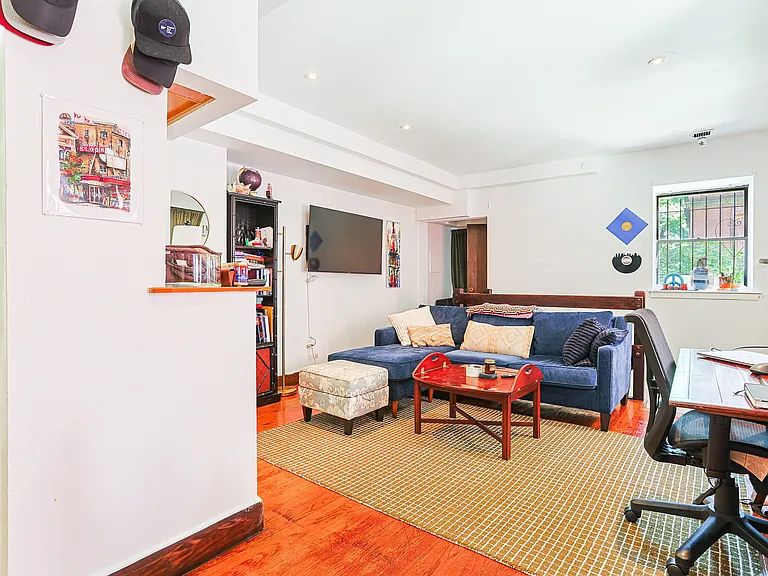2211 Green St #C1 — Photo 4