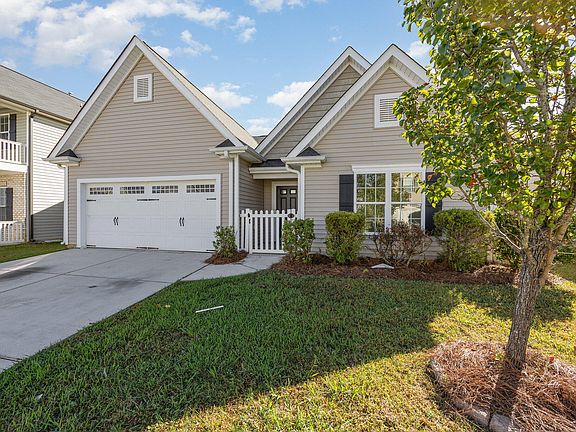 3rd image of 104 Claystone Dr