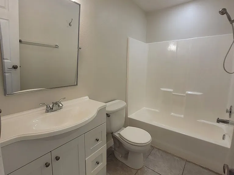 1460 Sheafe Ave NE #105 — Photo 17