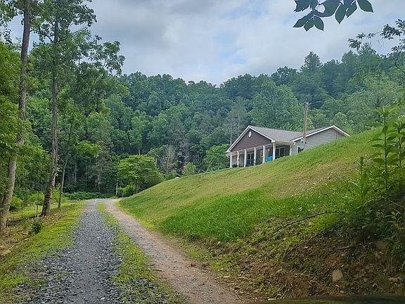 2nd image of 108 Mountain Music Dr