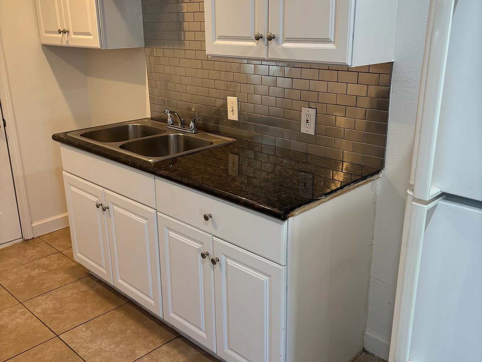 1 bed, 650 sqft, $1,150 — Photo 4