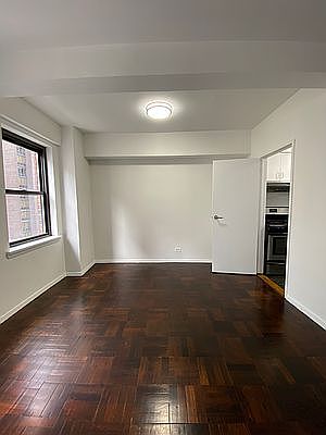 4th image of 157 E 57th St APT 12D
