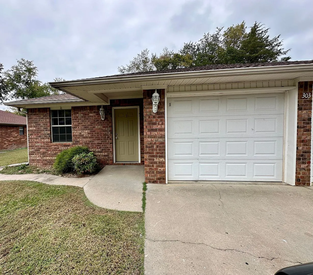303 Holly St — Photo 1