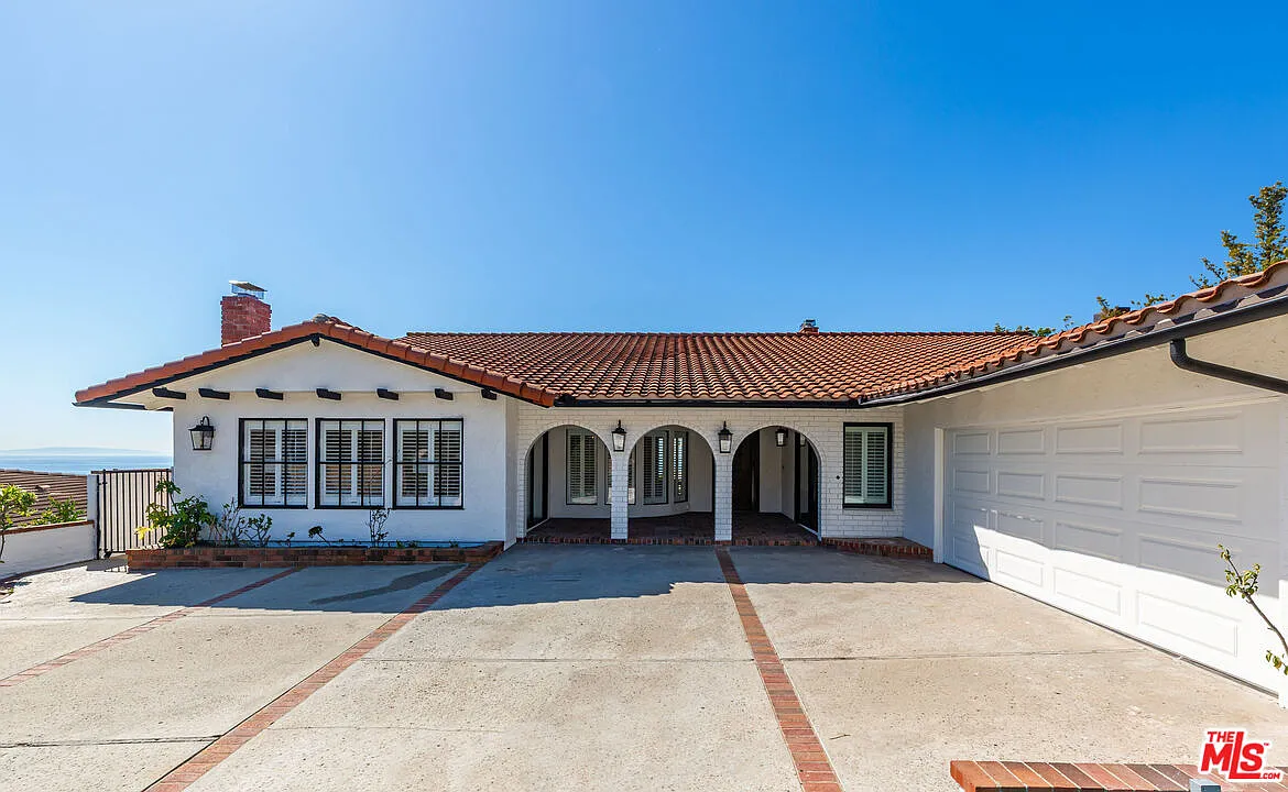 4 bed, 5.0 bath, 3302 sqft, $25,000 — Photo 3