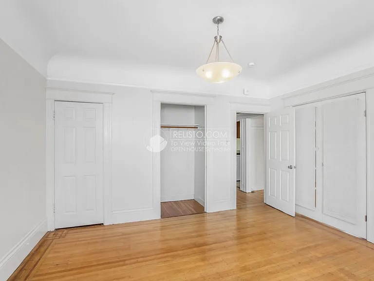1041 Washington St #3 — Photo 8