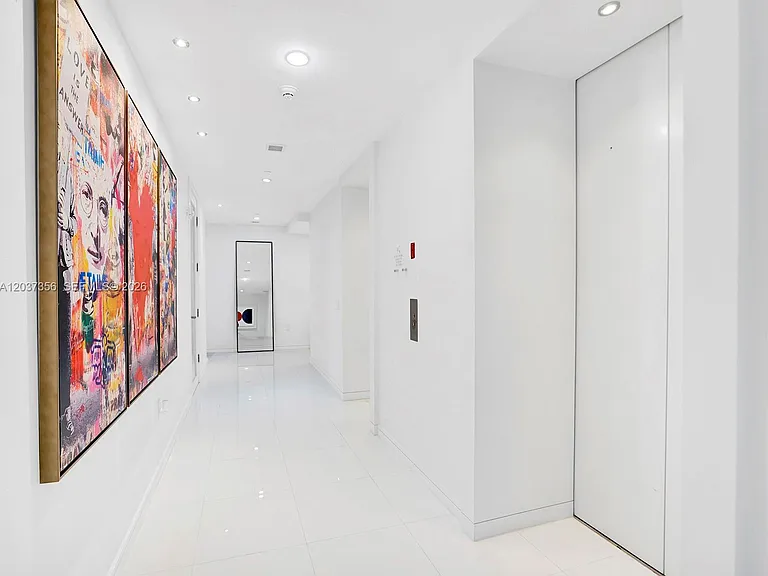 1100 Biscayne Blvd #4001 — Photo 23