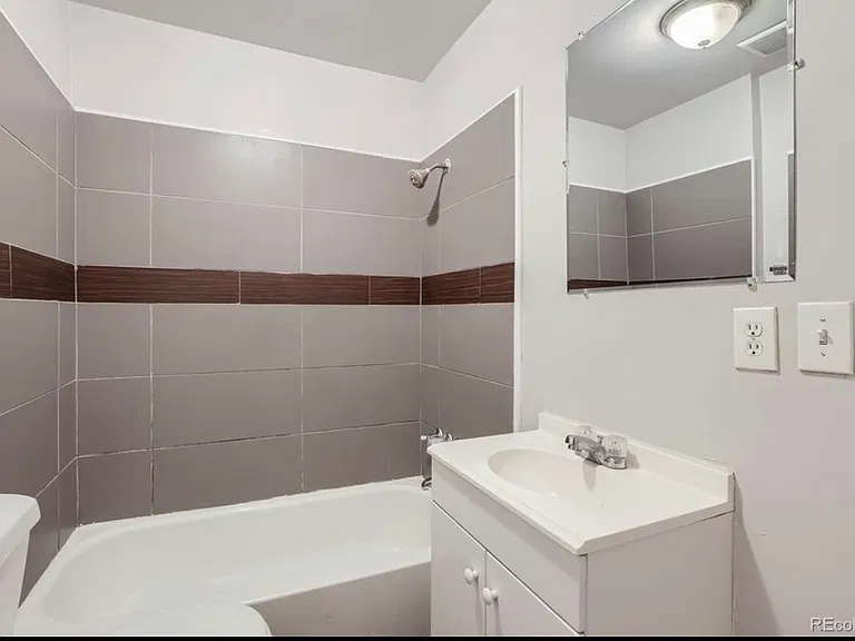 4533 Fillmore St #A — Photo 15