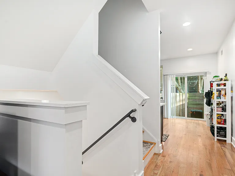 1822 Earp St — Photo 5