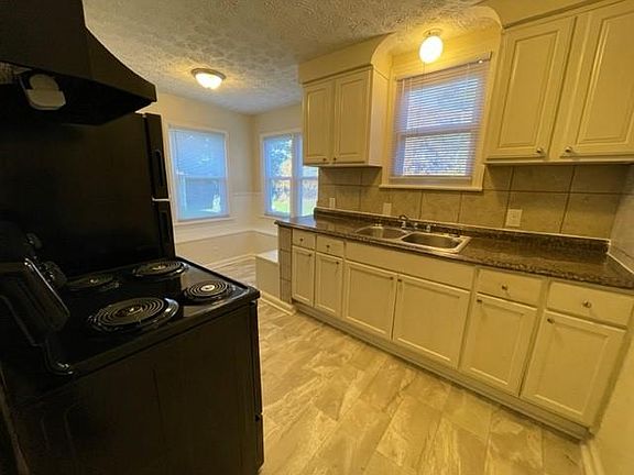 5th image of 1069 Meadowdale Ave