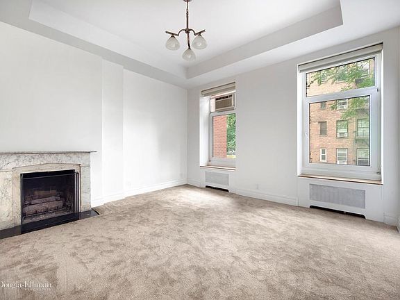4th image of 18 W 12th St
