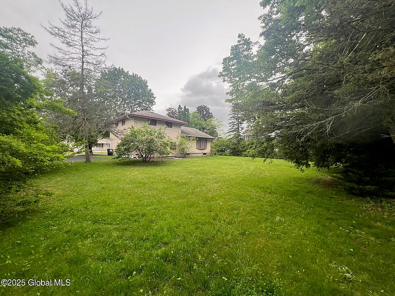 5th image of 1345 Evergreen Avenue