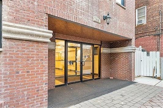 2nd image of 135 38th St APT 602