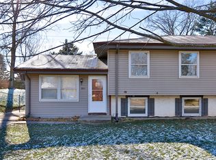6811 8th St N, Oakdale, MN 55128