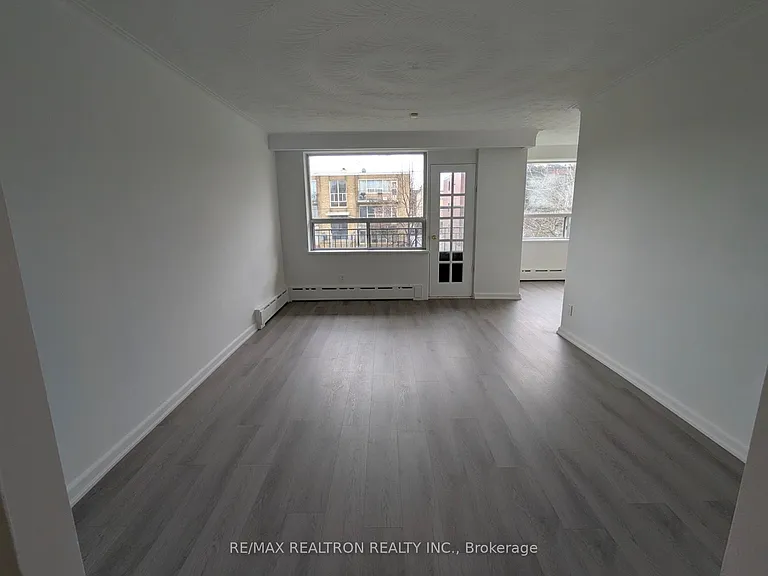 40 Meadowbrook Rd #4 — Photo 2