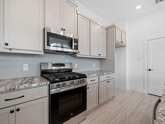 4th image of 12766 Grayson County Rd