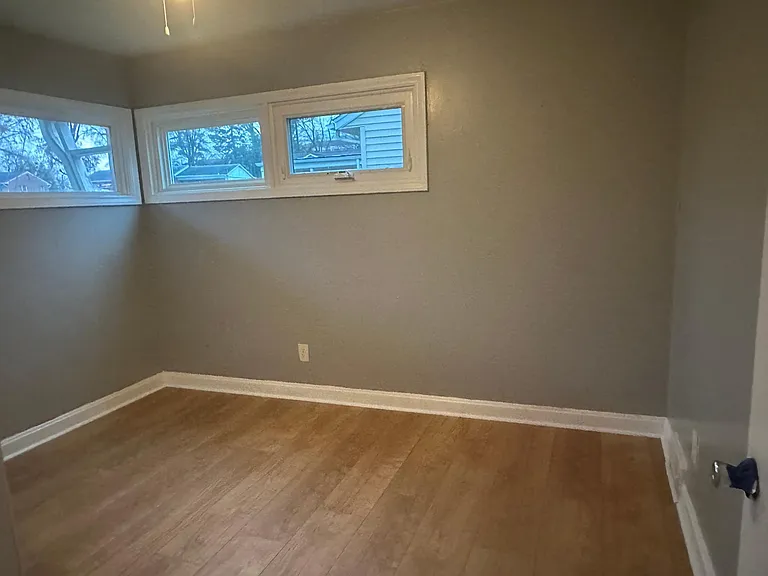 1602 E Lexington Ave — Photo 12