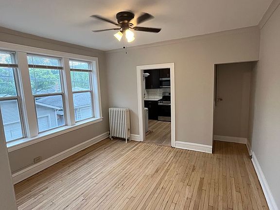 5th image of 2854-58 W Barry Ave #3101-05