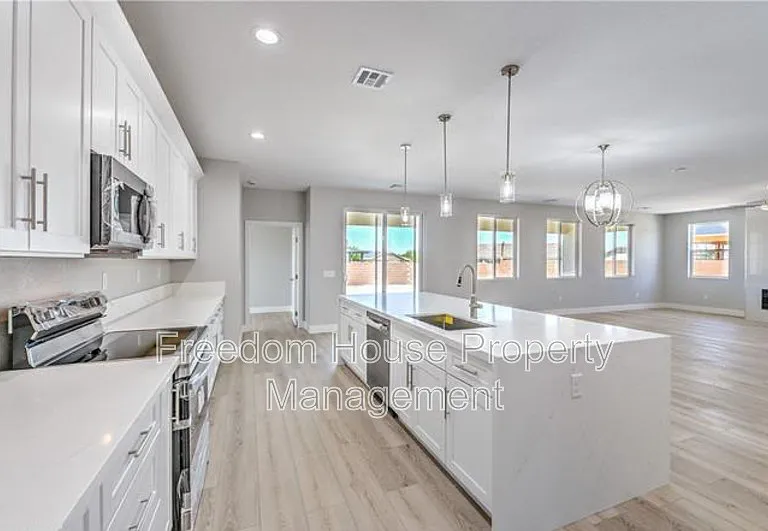 6380 Waterford St — Photo 12