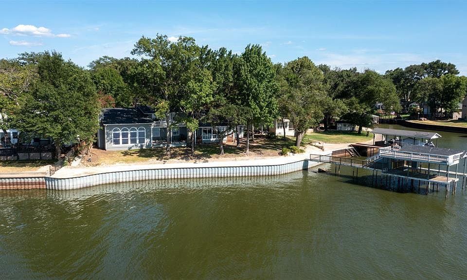 1st image of 272 Harbor Dr