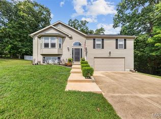 9431 Swanee Dr, Hillsboro, MO 63050