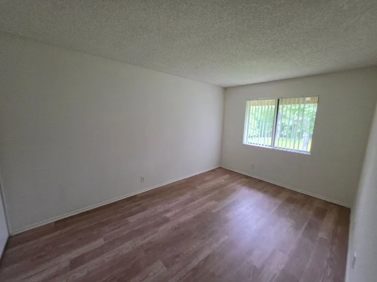 26257 Hillsford Pl — Photo 11