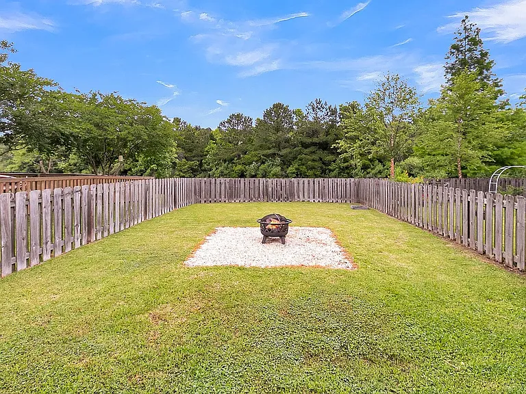 2117 Kings Gate Ln — Photo 23