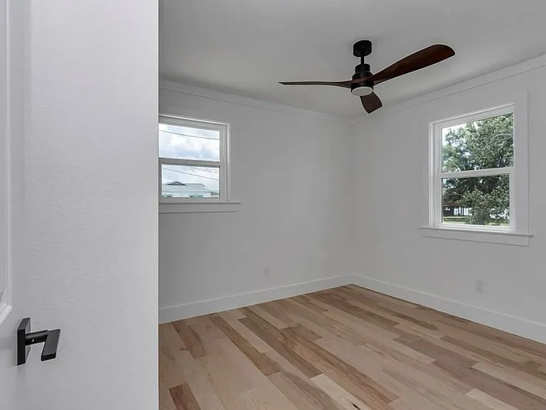 6417 Driftwood Dr — Photo 9