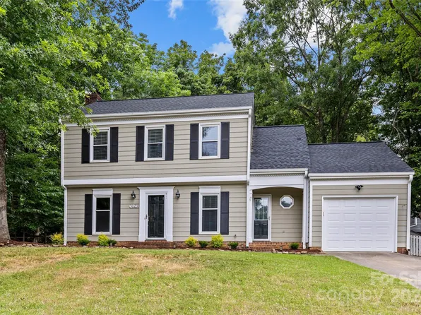 9829 Deer Spring Ln, Charlotte, NC 28210