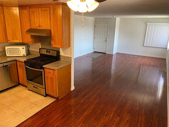 3rd image of 300 N Electric Ave APT 4