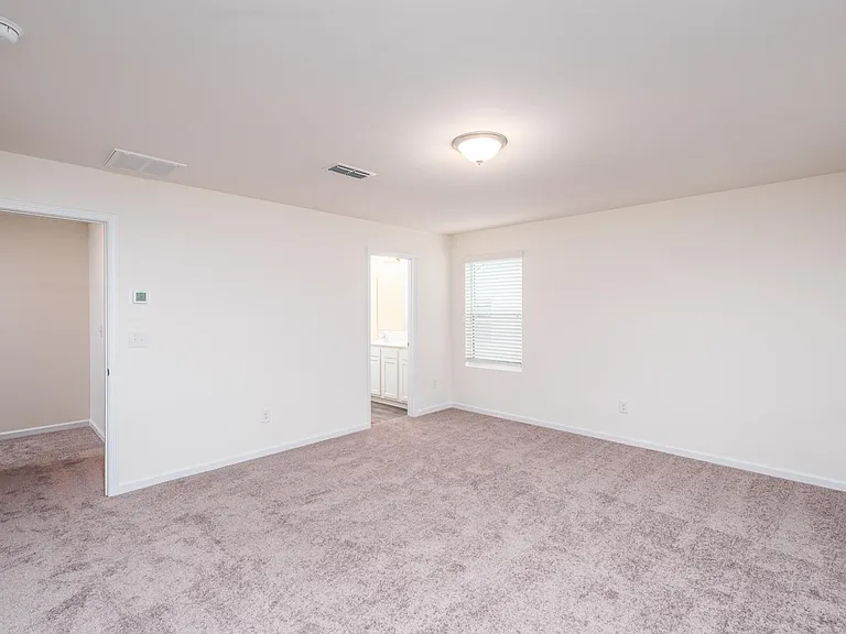 360 Rayland St — Photo 15