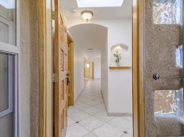 6312 Crabtree Ct NW, Albuquerque, NM 87120