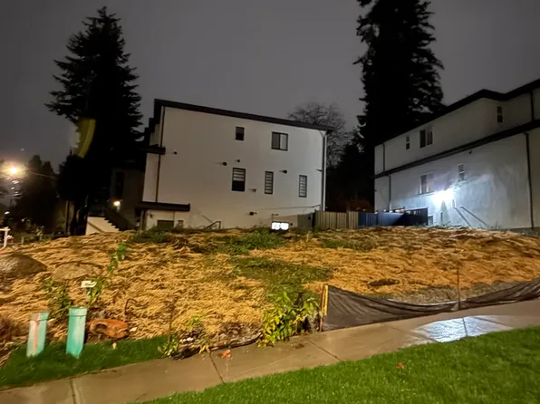 13858 115th Ave, Surrey, BC V3R 0E2