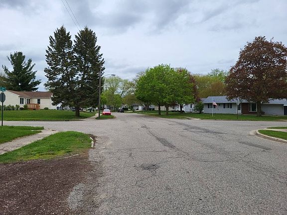 5th image of 4218 Miramar Ave NE