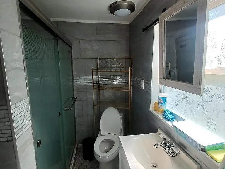 137 Highland Ave — Photo 7