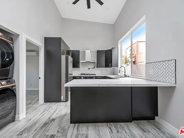 12420 Idaho Ave — Photo 2