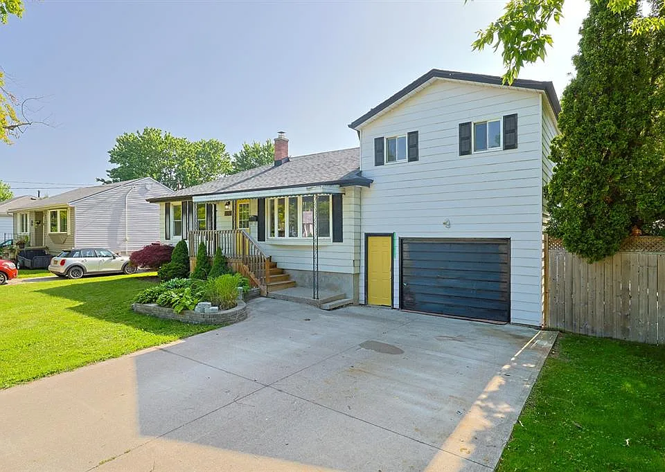 898 Grandview Ave