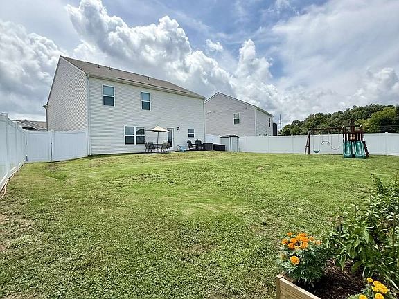 4th image of 3958 Billie Ln NE