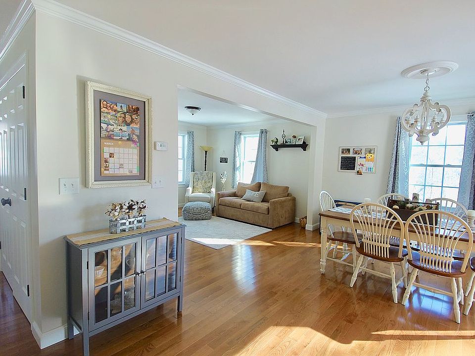 2nd image of 3 Field St