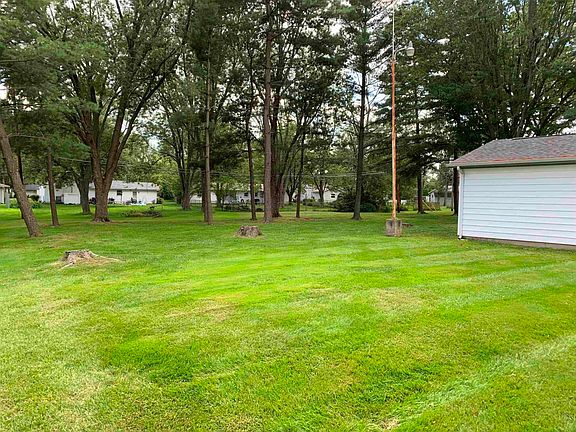 3rd image of 6616 Clovercrest Dr